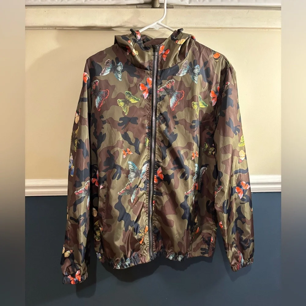 Butterfly Print Camouflage Windbreaker Jacket, Women’s Size Medium - Picture 1 of 7